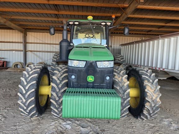Image of John Deere 8320R equipment image 4