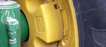 Main image John Deere 8320R 17