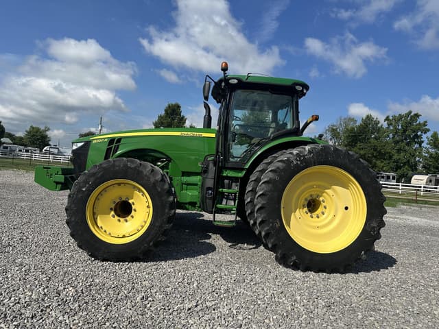 Image of John Deere 8320R equipment image 2