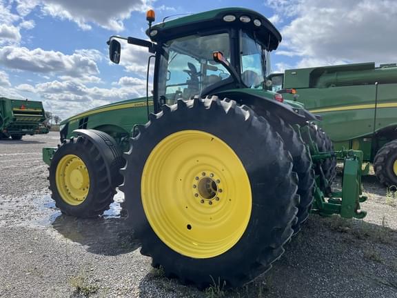 Image of John Deere 8320R equipment image 2