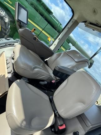 Image of John Deere 8320R equipment image 4