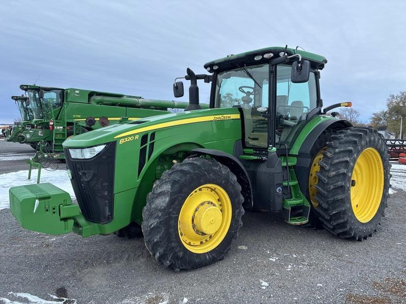 2016 John Deere 8320R Equipment Image0