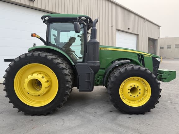 Image of John Deere 8320R equipment image 1