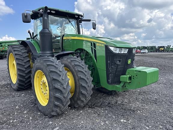 Image of John Deere 8320R equipment image 1