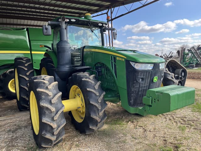 Image of John Deere 8320R equipment image 1