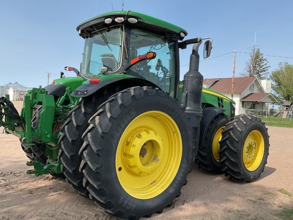 Image of John Deere 8320R equipment image 4
