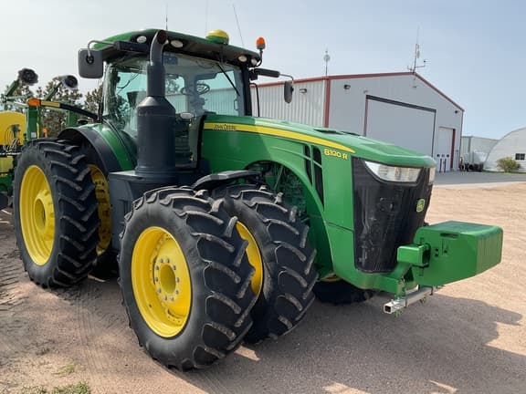 Image of John Deere 8320R equipment image 2