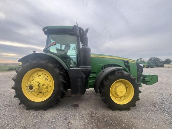Image of John Deere 8320R equipment image 1