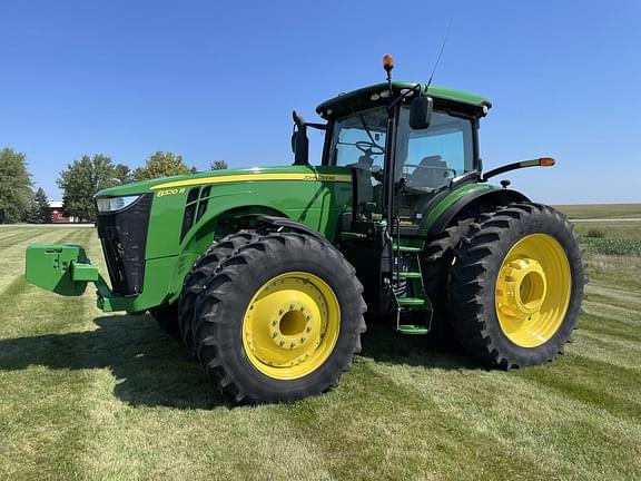 Image of John Deere 8320R equipment image 1