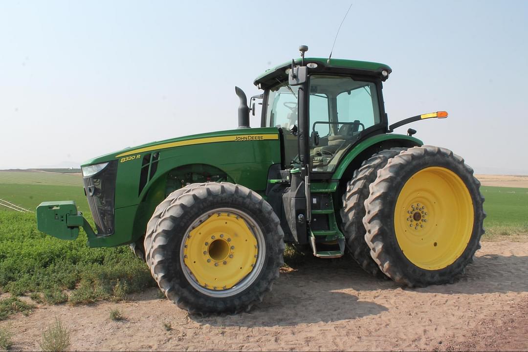 Image of John Deere 8320R Primary image