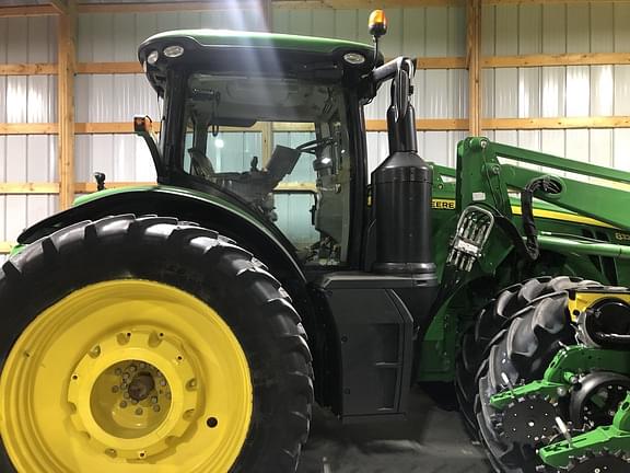 Image of John Deere 8320R equipment image 1