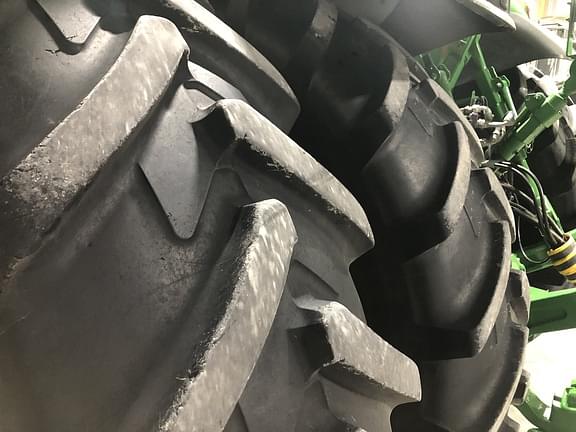 Image of John Deere 8320R equipment image 1