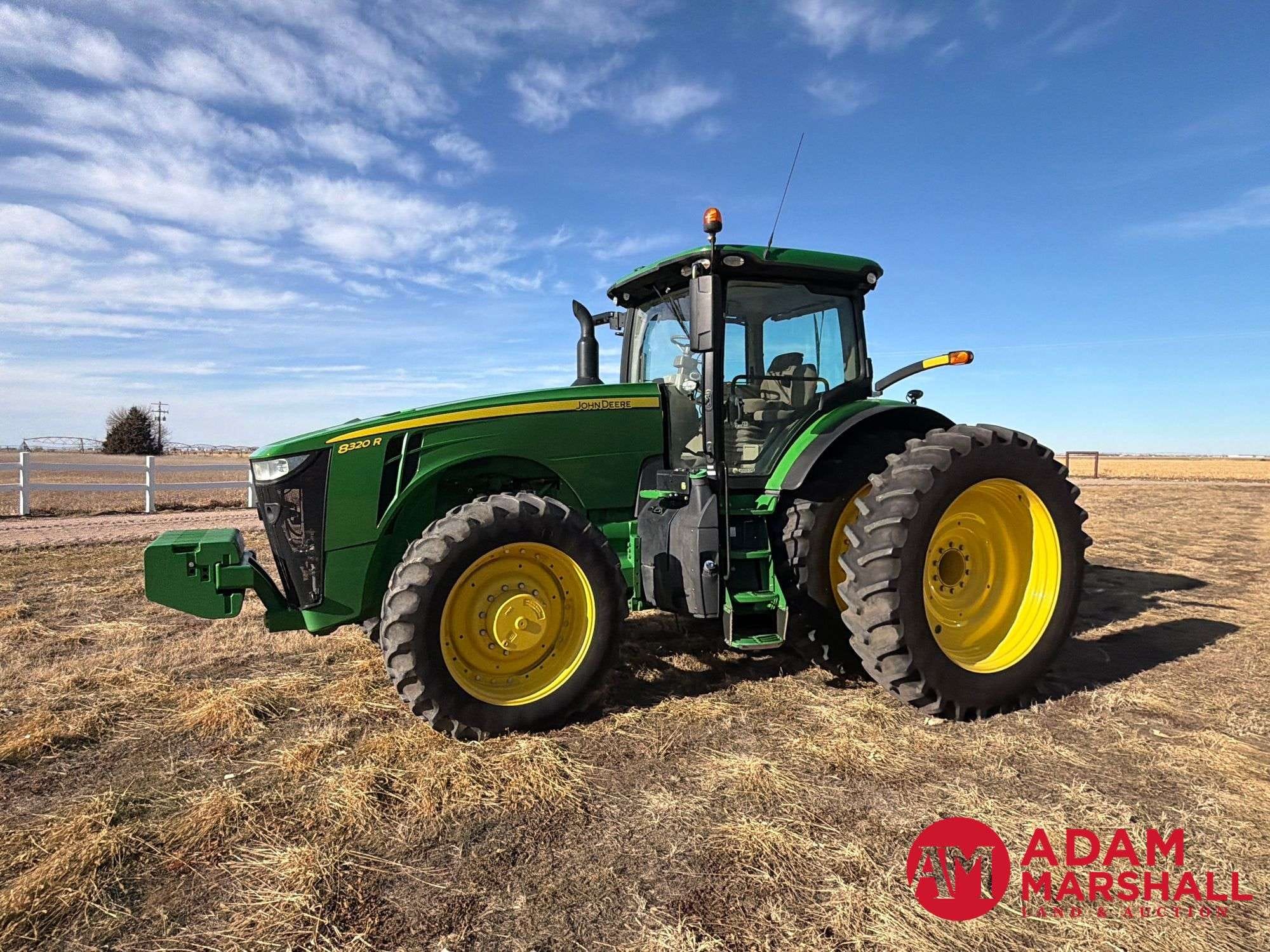 2016 John Deere 8320R Equipment Image0