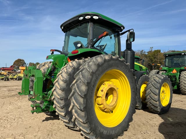 Image of John Deere 8320R equipment image 2