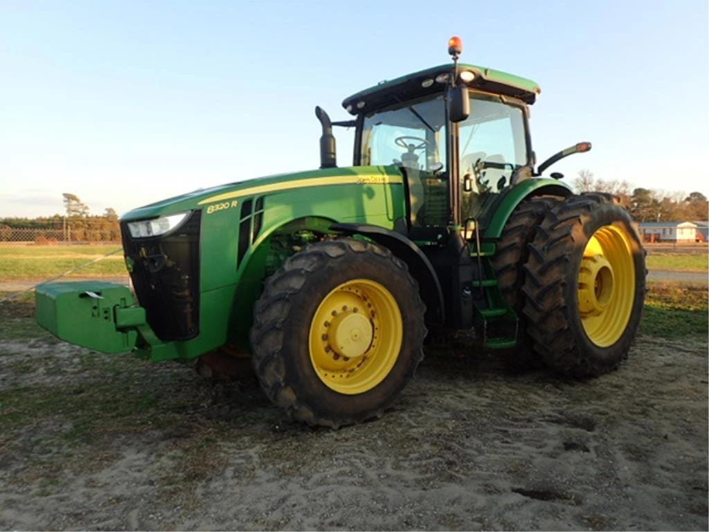 2016 John Deere 8320R Equipment Image0