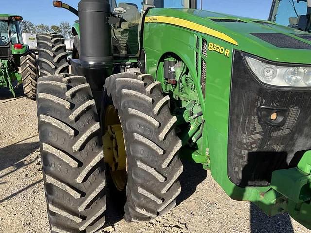 Image of John Deere 8320R equipment image 4