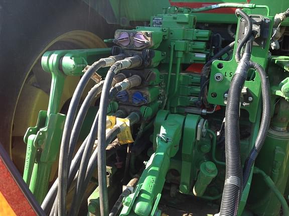 Image of John Deere 8345R equipment image 4