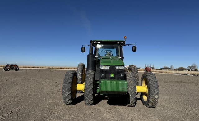 Image of John Deere 8345R equipment image 2