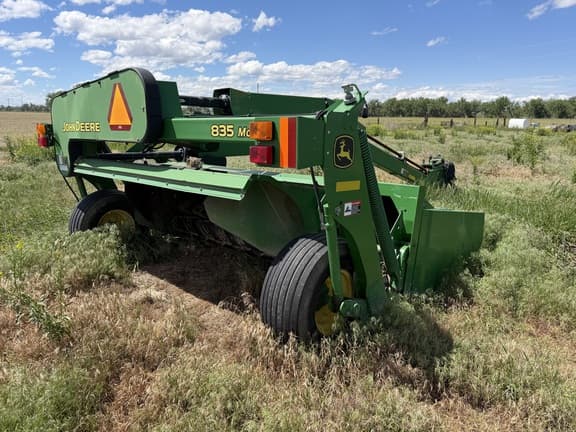 Image of John Deere 835 equipment image 2