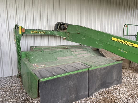 Main image John Deere 835