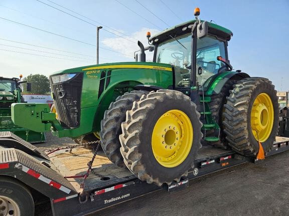 2016 John Deere 8370R Equipment Image0