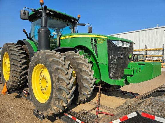 Image of John Deere 8370R equipment image 4