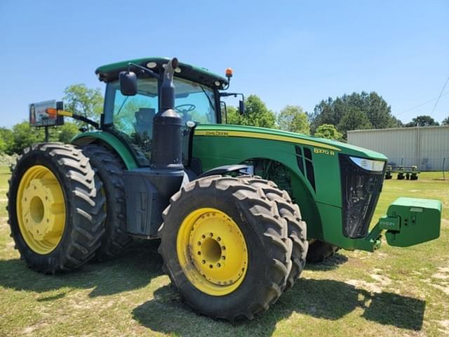 Image of John Deere 8370R equipment image 1