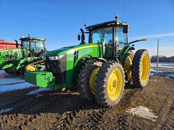 2016 John Deere 8370R Equipment Image0