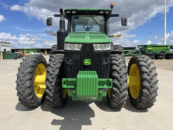 Image of John Deere 8370R equipment image 4