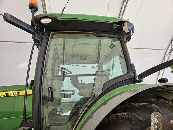 Image of John Deere 8370R equipment image 2