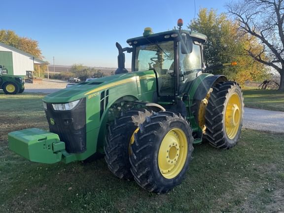 2016 John Deere 8370R Equipment Image0