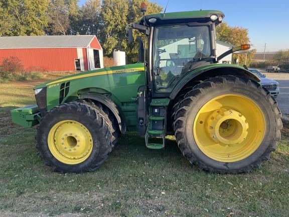 Image of John Deere 8370R equipment image 1