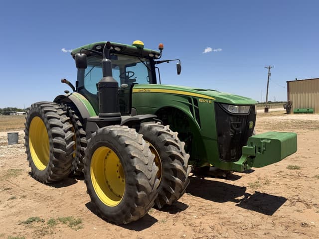 Image of John Deere 8370R equipment image 4