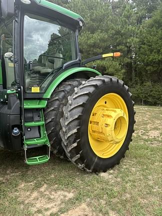 Image of John Deere 8370R equipment image 2