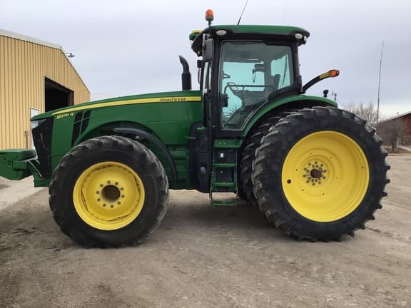 Image of John Deere 8370R equipment image 3