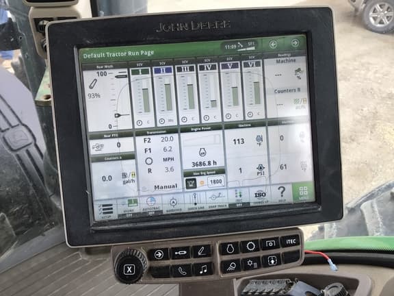 Image of John Deere 8370R equipment image 4