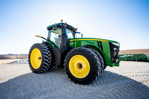 Image of John Deere 8370R Primary image