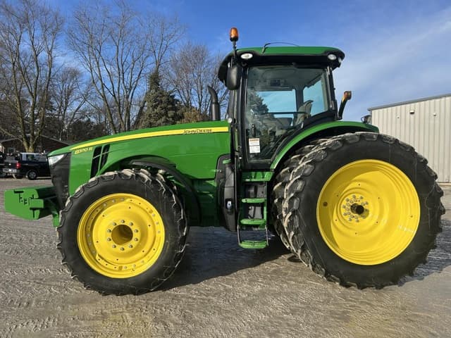 Image of John Deere 8370R equipment image 2