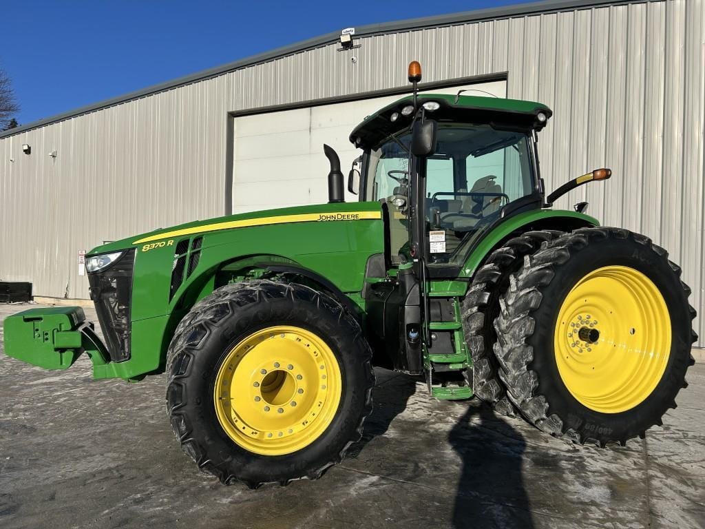 2016 John Deere 8370R Equipment Image0