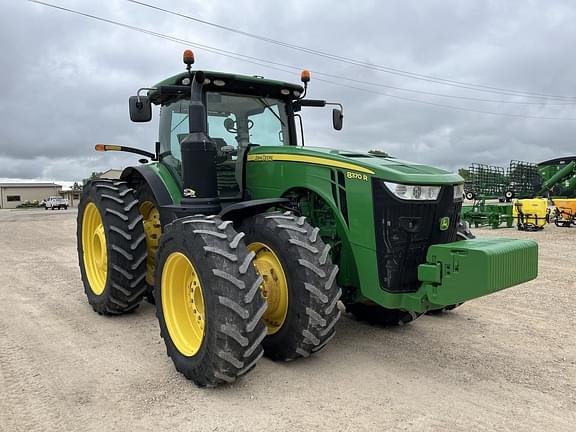 Image of John Deere 8370R equipment image 1