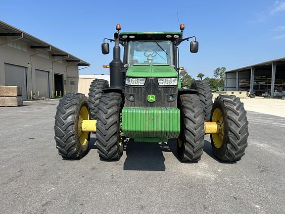 Image of John Deere 8370R equipment image 1