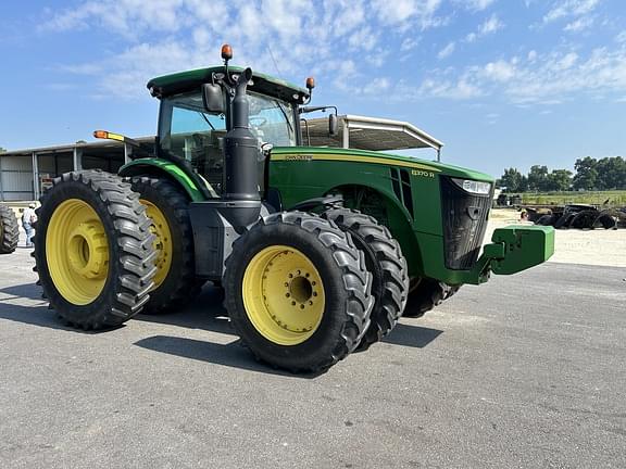 Image of John Deere 8370R equipment image 2