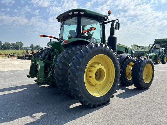 Image of John Deere 8370R equipment image 3