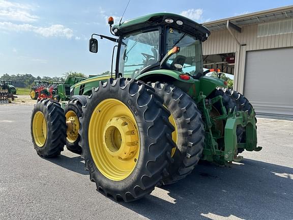 Image of John Deere 8370R equipment image 4