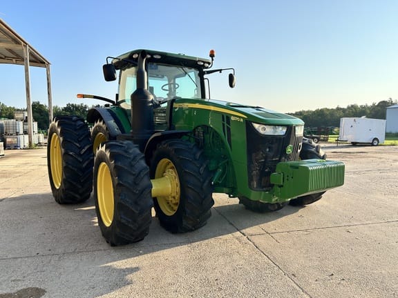 2016 John Deere 8370R Equipment Image0