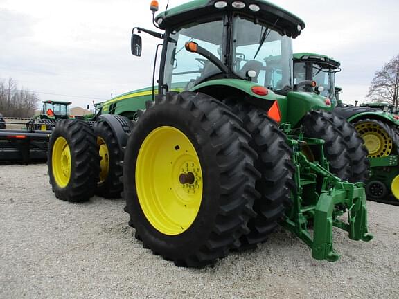 Image of John Deere 8370R equipment image 2