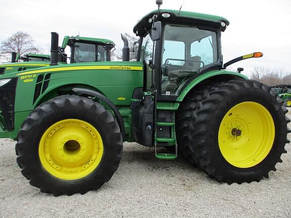 Image of John Deere 8370R equipment image 1