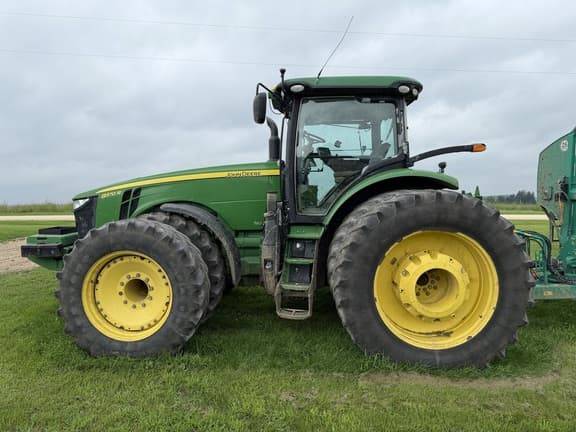 Image of John Deere 8370R equipment image 2