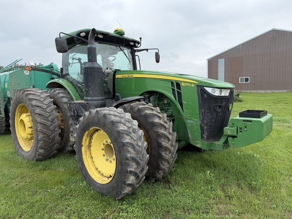 2016 John Deere 8370R Equipment Image0