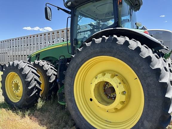 Image of John Deere 8370R equipment image 3